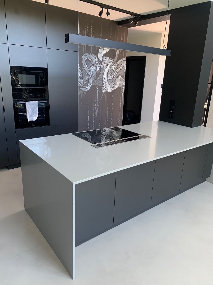 Blaty kuchenne kamienne – jak wybrać idealny blat do kuchni?